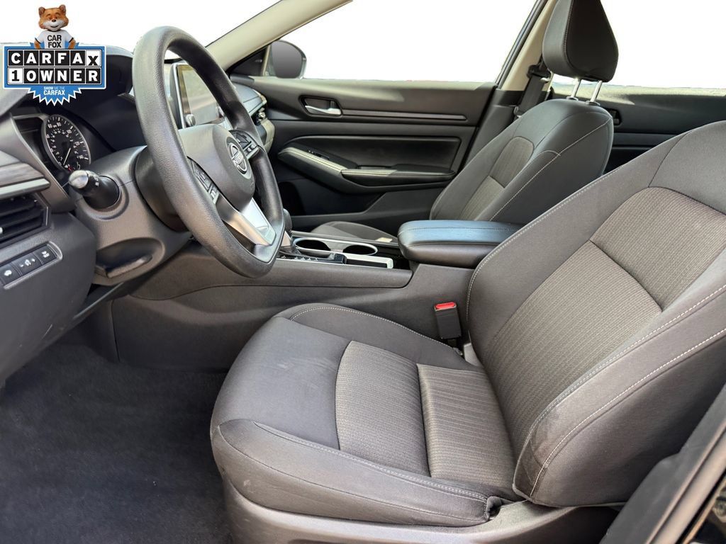 Certified 2024 Nissan Altima 2.5 SV FWD image 9