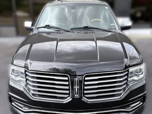 Used 2016 Lincoln Navigator Select image 9