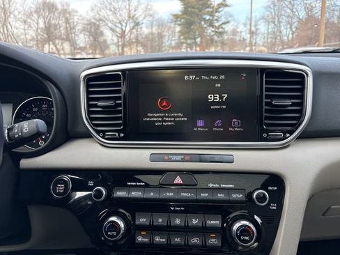 Used 2022 Kia Sportage EX w/ EX Technology Package image 19