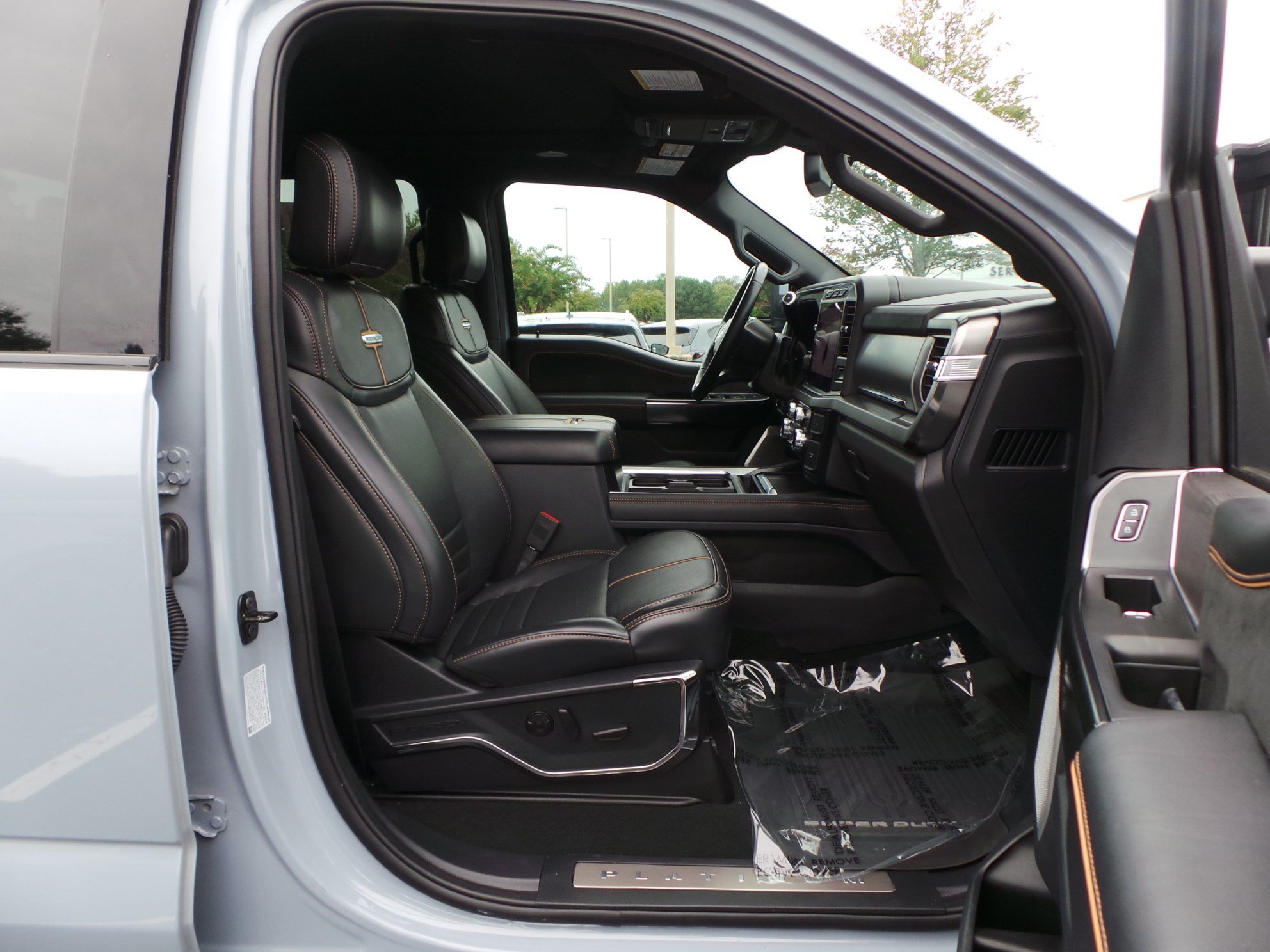 Used 2024 Ford F250 Platinum w/ FX4 Off-Road Package AWD/4WD image 47
