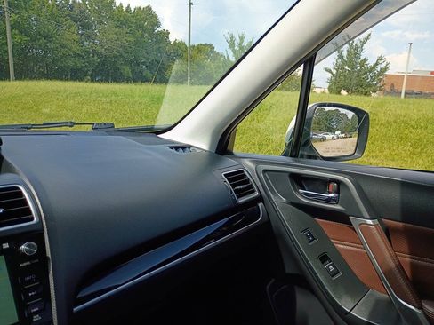 Used 2018 Subaru Forester 2.5i Touring AWD/4WD image 27