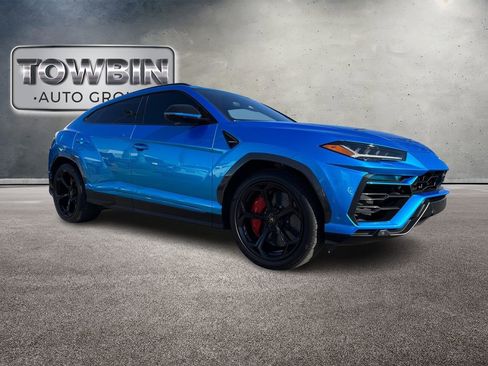 Used 2020 Lamborghini Urus Base image 2
