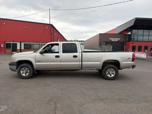 Used 2005 Chevrolet Silverado 3500 LS w/ Heavy-Duty Power Package image 2