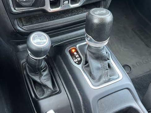 Used 2023 Jeep Wrangler Unlimited w/ Cold Weather Group AWD/4WD image 30