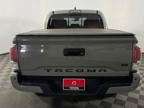 Used 2022 Toyota Tacoma TRD Off-Road w/ Technology Package image 32