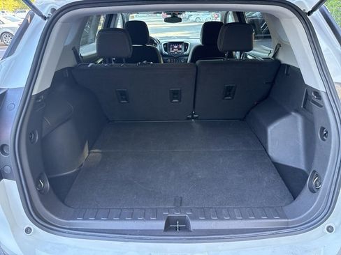 Used 2024 GMC Terrain SLE image 23