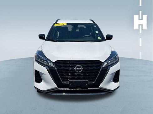 Used 2024 Nissan Kicks SR w/ SR Premium Package FWD image 2