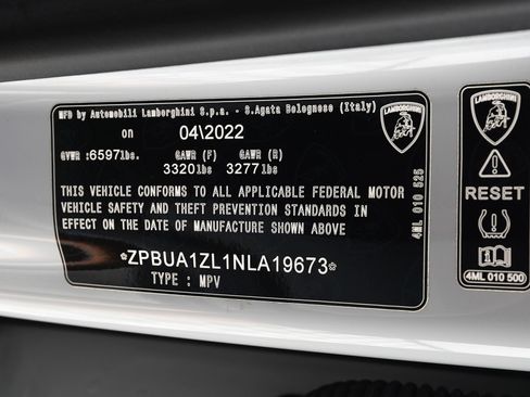 Used 2022 Lamborghini Urus AWD/4WD image 35