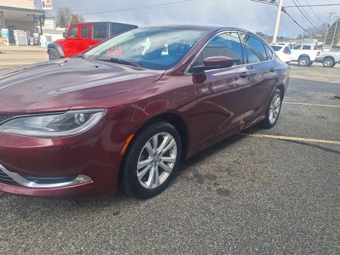 Used 2016 Chrysler 200 Limited Platinum w/ Comfort & Convenience Group FWD image 4