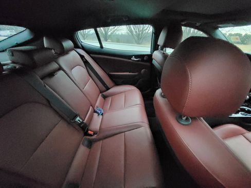 Used 2023 Kia Stinger GT-Line w/ Sun & Sound Package image 9