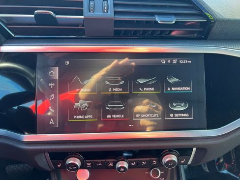 Used 2020 Audi Q3 2.0T Premium Plus w/ Premium Plus Package image 23