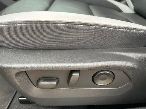 Certified 2025 Buick Envision Sport Touring AWD/4WD image 12