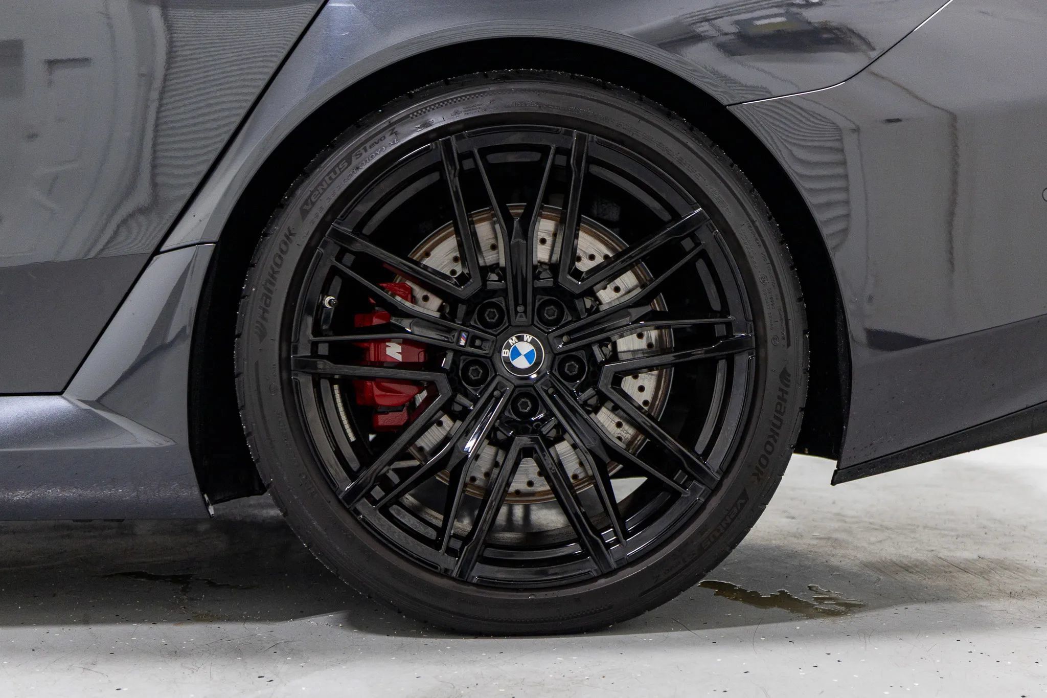 Used 2025 BMW M5 w/ Carbon Package AWD/4WD image 13