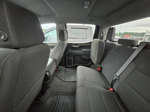 Used 2022 Chevrolet Silverado 1500 LT AWD/4WD image 5