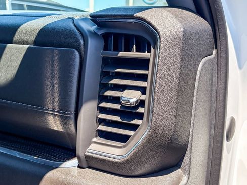 Used 2023 Chevrolet Silverado 1500 LT AWD/4WD image 35