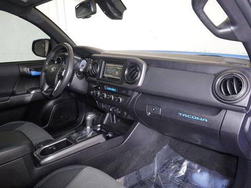 Used 2021 Toyota Tacoma TRD Off-Road image 39