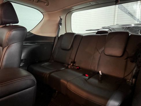 Used 2017 INFINITI QX80 2WD w/ Driver Assistance Package image 19