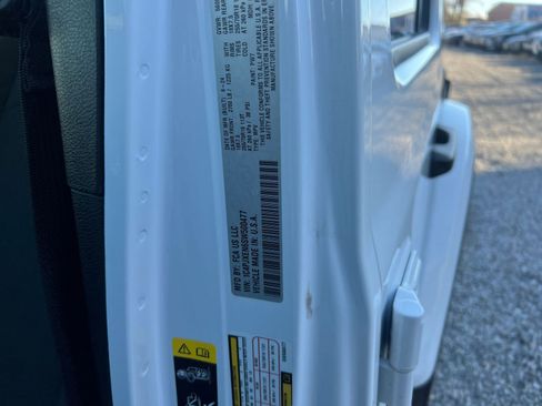 Used 2025 Jeep Wrangler Sahara image 28