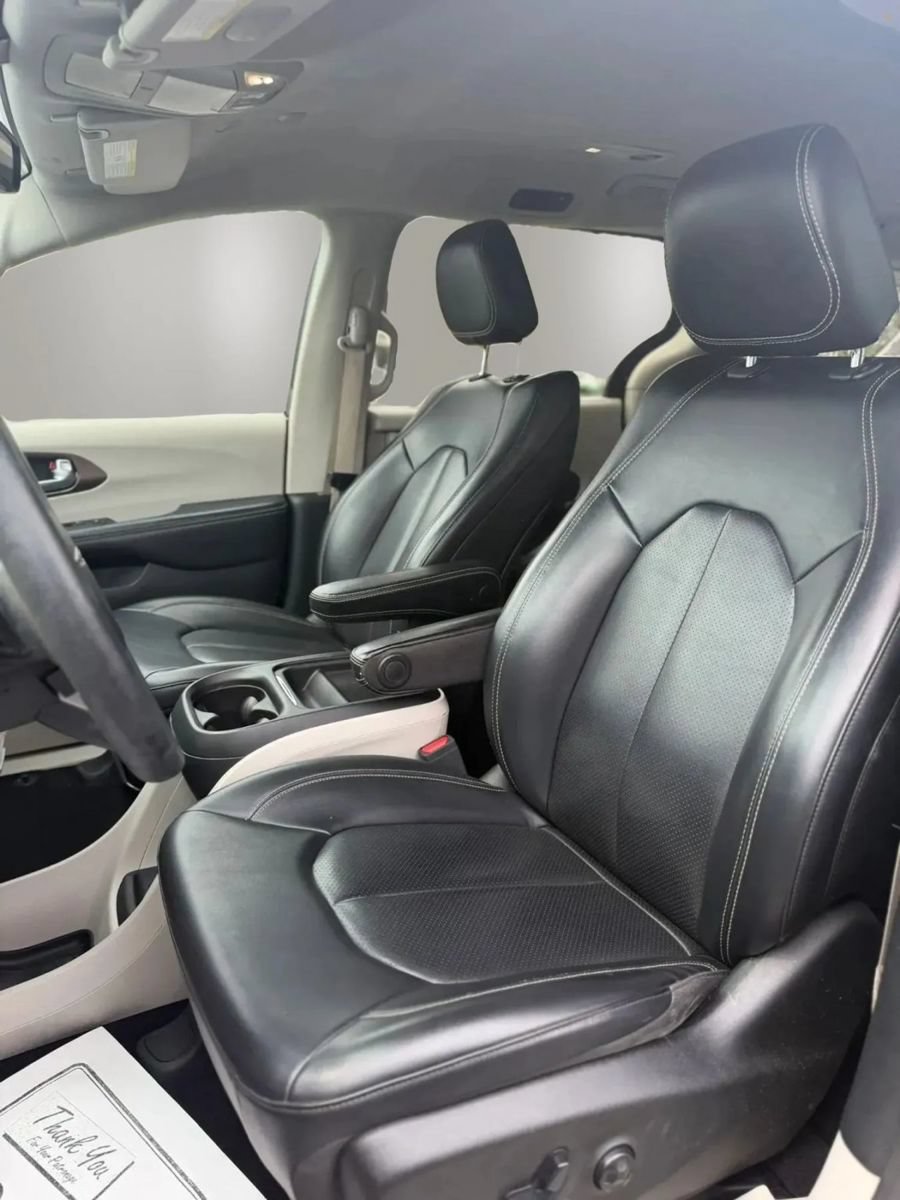 Used 2020 Chrysler Voyager Lxi FWD image 11