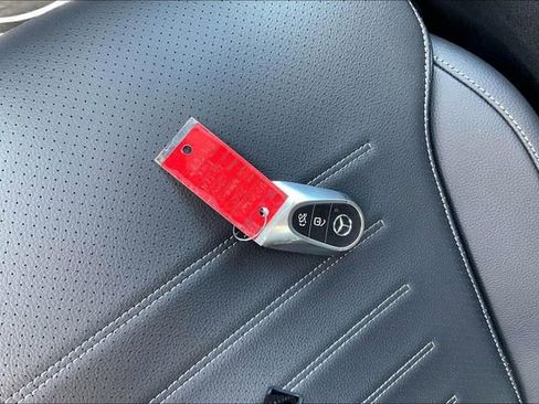 Used 2023 Mercedes-Benz C 300 Sedan image 12