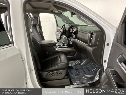Used 2022 Chevrolet Silverado 1500 LTZ AWD/4WD image 13