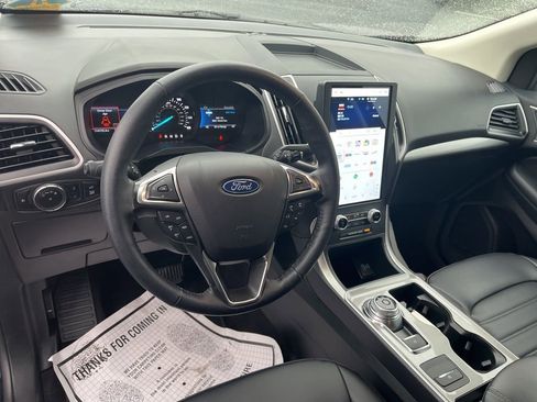 Used 2024 Ford Edge SEL w/ Convenience Package image 10
