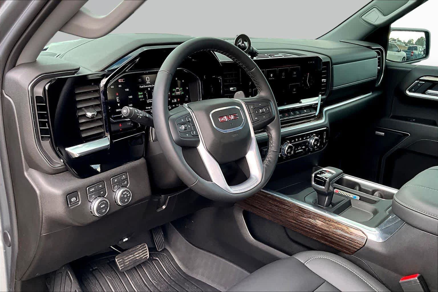Used 2026 GMC Sierra 1500 Elevation w/ Elevation Premium Package AWD/4WD image 18