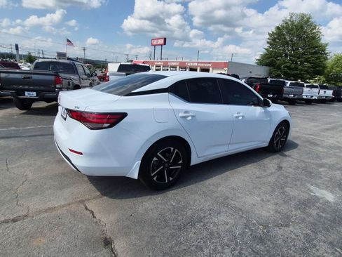 Used 2024 Nissan Sentra SV FWD image 5