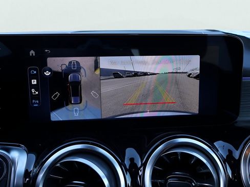 New 2026 Mercedes-Benz GLB 250 4MATIC image 50