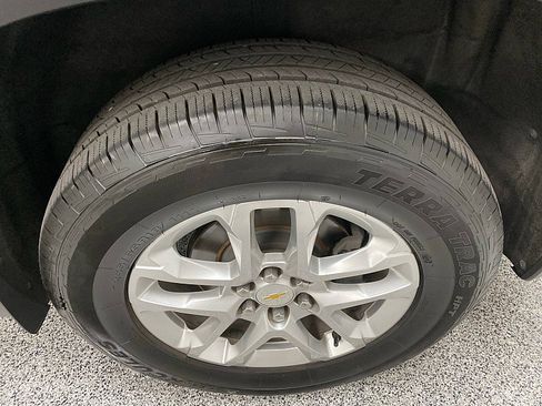 Used 2021 Chevrolet Traverse LS image 24