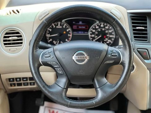 Used 2020 Nissan Pathfinder SL image 32