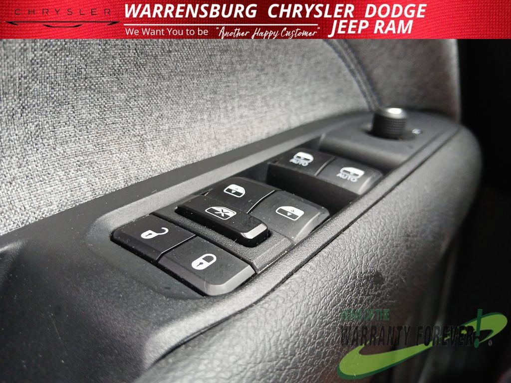 Used 2024 Jeep Compass Latitude AWD/4WD image 30