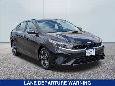 Used 2023 Kia Forte LXS FWD image 7