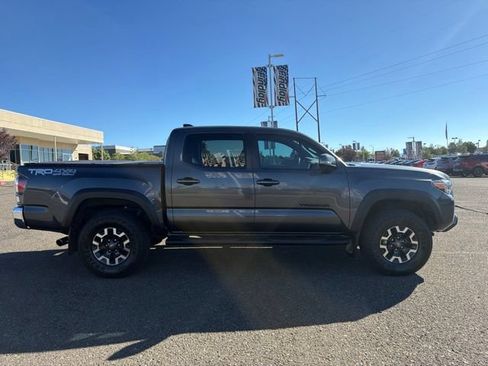 Certified 2022 Toyota Tacoma TRD Off-Road w/ Truck Exterior Package (TMS) AWD/4WD image 4