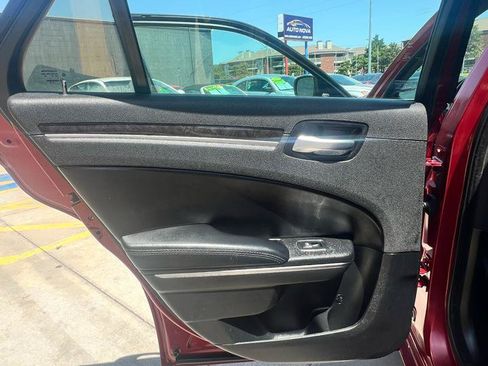 Used 2011 Chrysler 300 Limited RWD image 18