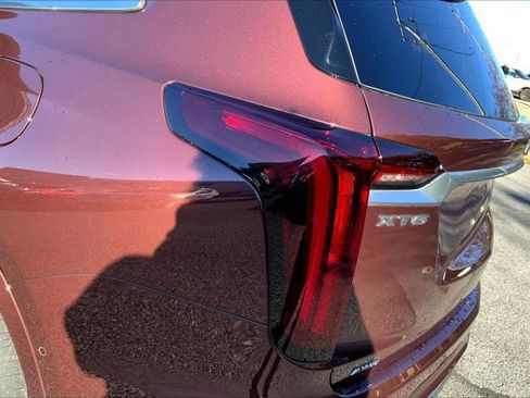 Used 2022 Cadillac XT6 Premium Luxury w/ Platinum Package image 29