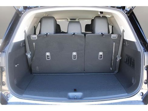 New 2026 Nissan Pathfinder SL image 25