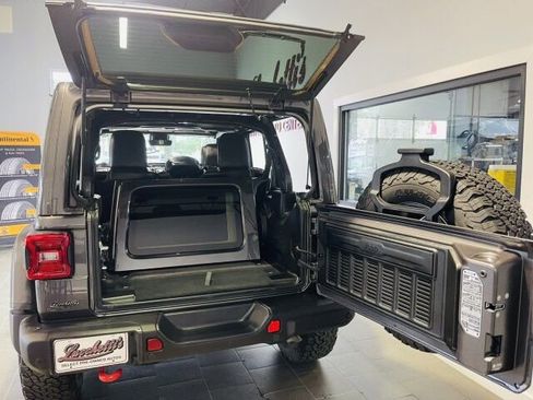 Used 2022 Jeep Wrangler Unlimited Rubicon w/ Steel Bumper Group AWD/4WD image 15