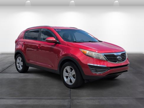 Used 2012 Kia Sportage LX w/ Navigation Pkg FWD image 2