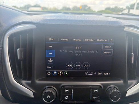 Used 2022 GMC Terrain SLT w/ Infotainment Package II FWD image 9
