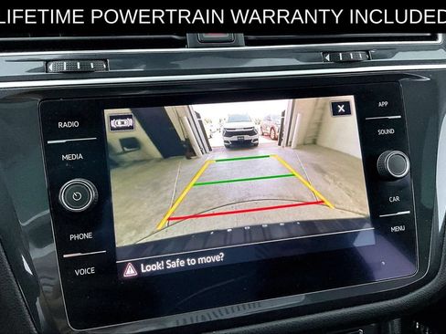 Used 2021 Volkswagen Tiguan SEL AWD/4WD image 30