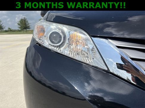 Used 2017 Toyota Sienna LE image 36