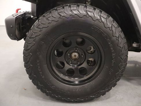 Used 2020 Jeep Gladiator Rubicon w/ Dual Top Group AWD/4WD image 24