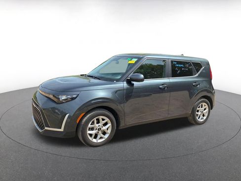 Used 2025 Kia Soul LX w/ LX Technology Package image 8