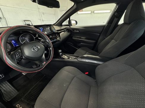 Used 2018 Toyota C-HR XLE FWD image 14