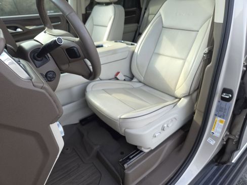 Used 2023 GMC Yukon Denali image 34