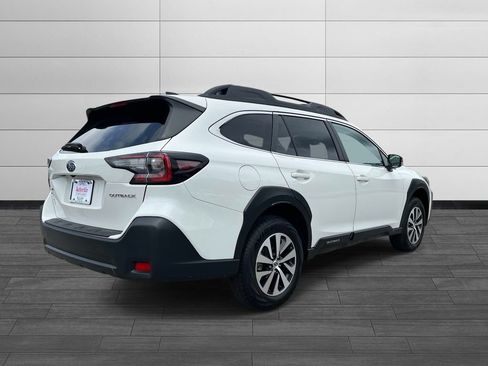 Certified 2025 Subaru Outback Premium w/ Popular Package #1A AWD/4WD image 3