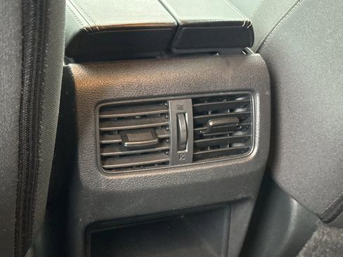 Used 2024 Nissan Rogue S image 13