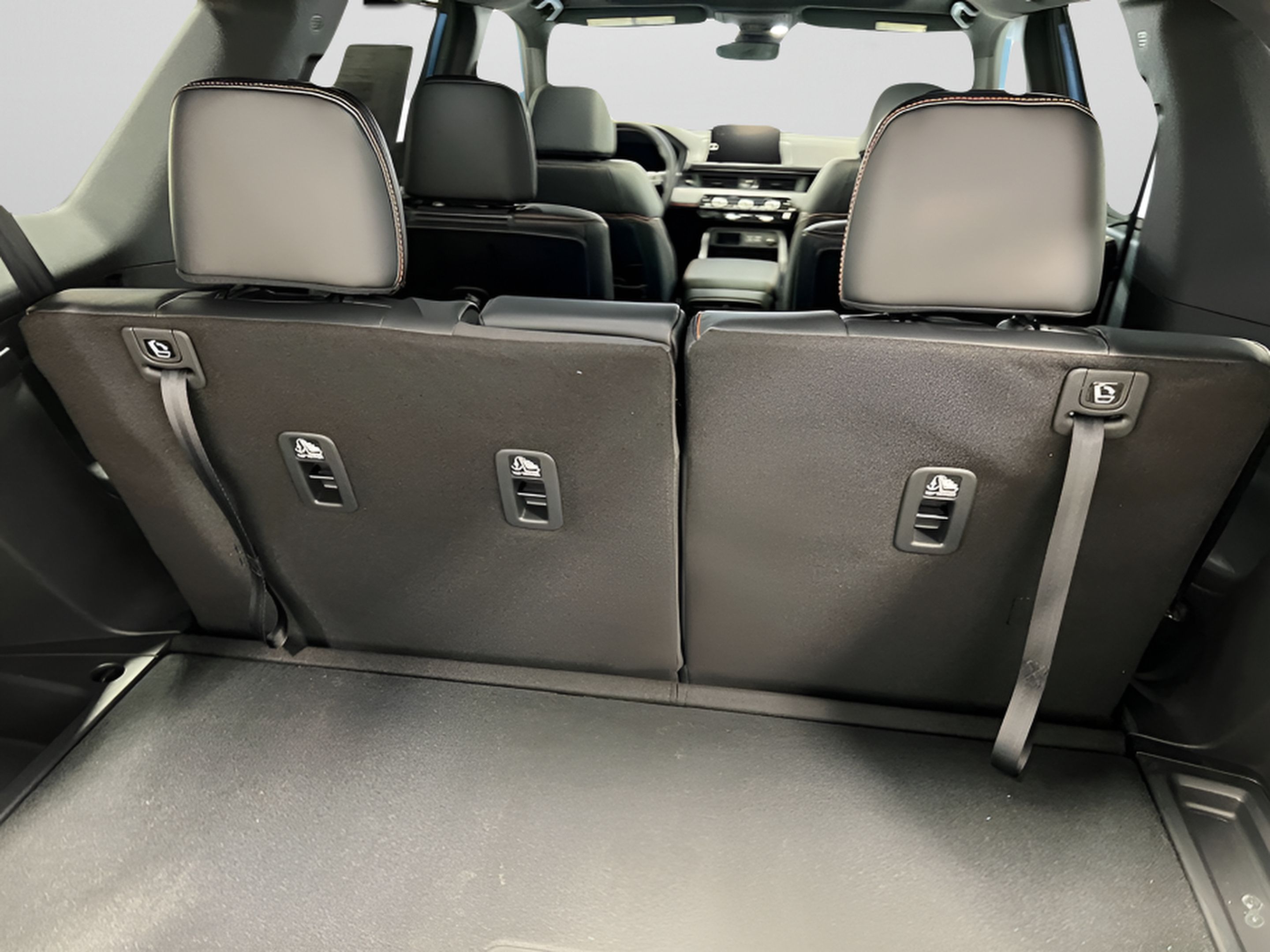 Used 2025 Honda Pilot TrailSport image 33