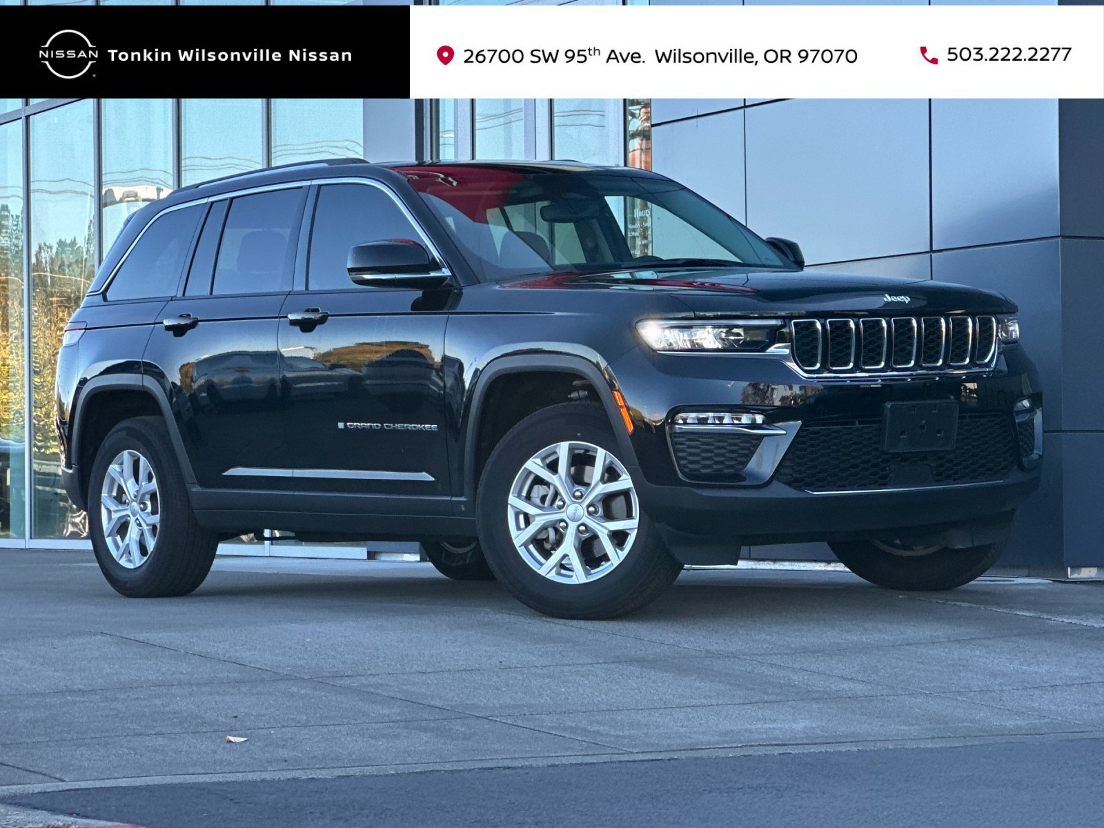 Used 2023 Jeep Grand Cherokee Limited w/ Trailer Tow Prep Group (B) AWD/4WD image 1